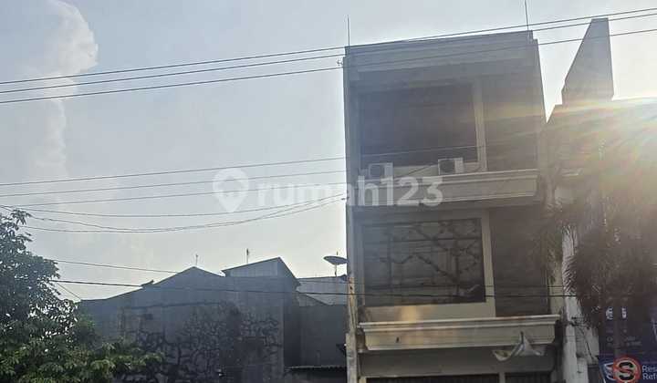 Ruko 3,5 Lantai di Jl. Gajahmada Cocok untuk Hotel atau Usaha Lain 1