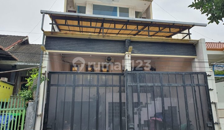 5-Bedroom House Near Toll Gate in Pasadena 1