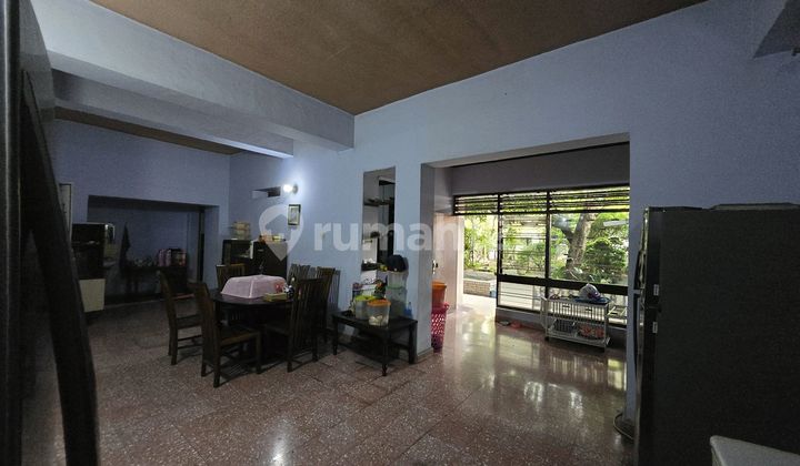 House Suitable for Business in the Center of Semarang City 2