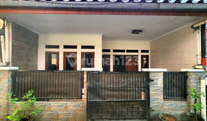 For Sale 2-Story House 98M Area Cawang Kramat Jati East Jakarta For Sale 2-Story House 98M Area Cawang Kramat Jati East Jakarta