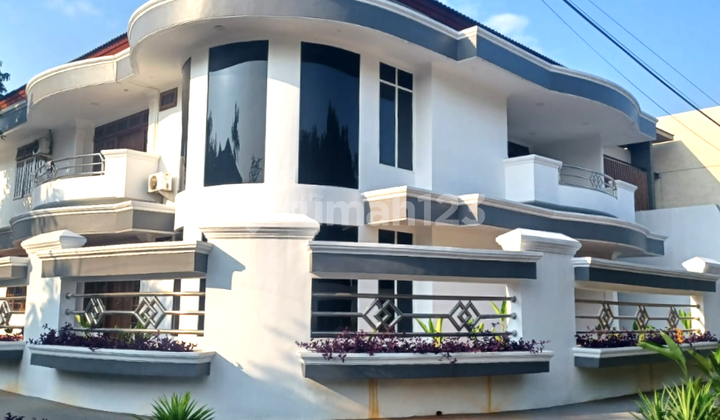 Rumah Hoek Dijual 2lt 20x30 600m 10kt Taman Modern Cakung Jakarta Timur Rumah Hoek Dijual 2lt 20x30 600m 10kt Taman Modern Cakung Jakarta Timur