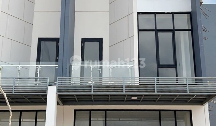 Ruko New East 3 stories 5x12 60m JGC Jakarta Garden City