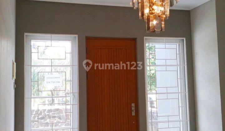 Rumah 2 lantai, minimalis modern di lokasi strategis, Cipinang! 2