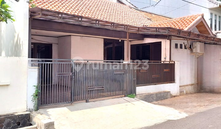 Strategic house in Bendungan Hilir 148m Tanah Abang Central Jakarta Strategic house in Bendungan Hilir 148m Tanah Abang Central Jakarta