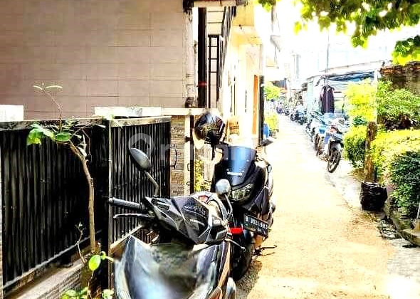 Dijual Rumah 2Lt Luas 98M Cawang Kramat Jati Jakarta Timur 2