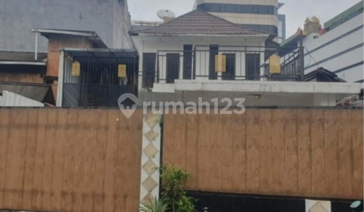 House for Sale in Kebon Sirih, Central Jakarta, Near MRT Bundaran HI, SHM, Below NJOP, Suitable for Exclusive Boarding House