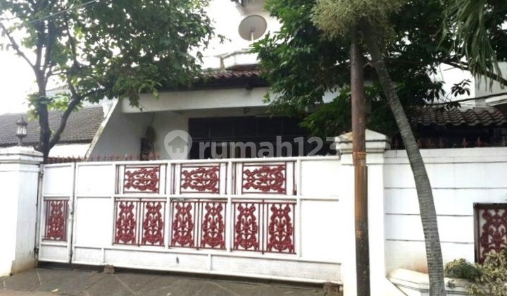 Luxury 2-story hook house in Cipinang, East Jakarta Luxury 2-story hook house in Cipinang, East Jakarta