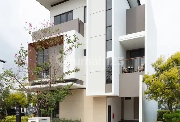 3-story house 10x14 140m 4 bedrooms Maninjau Asya Jgc Jakarta Garden City