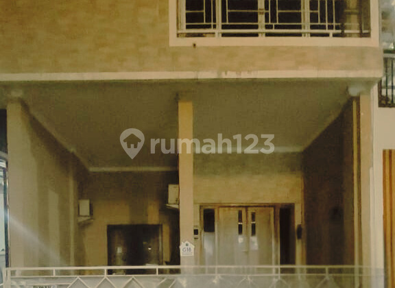 Rumah 2 Lantai Full Furnished, Di Kompleks Serpong Utara! 2