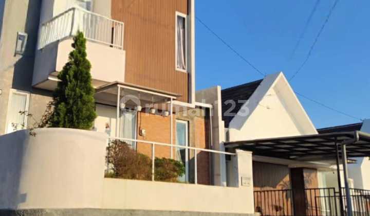 Disewakan Rumah 2 Lantai di Daerah Ngaliyan Semarang 1