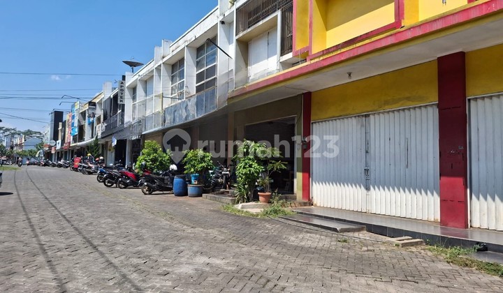 For Rent: Shop House in Jatisari Square Area, Semarang 2