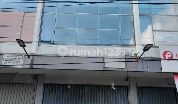 For Rent 3-Story Shop House on Indraprasta Street Semarang