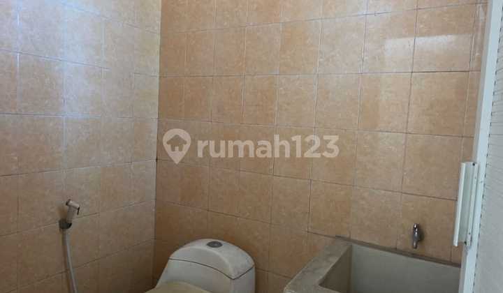 Warehouse for Archive Rental in Yos Sudarso Area, Semarang 2