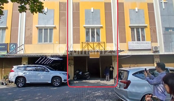 For Rent: Unfurnished 2-Story Shop House in Graha Padma 1