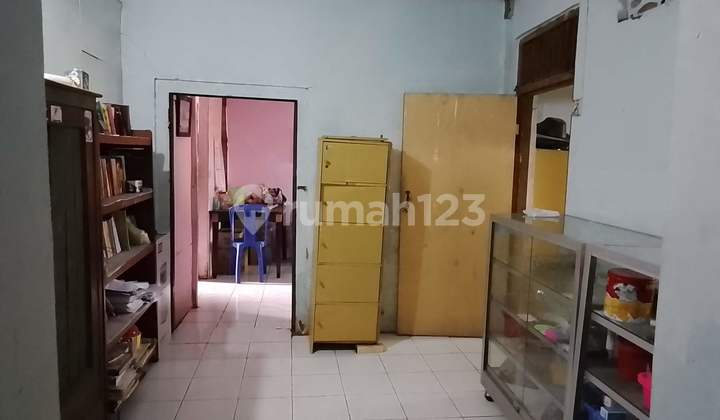 Affordable Ready-to-Live House for Sale, Suitable for Business 2