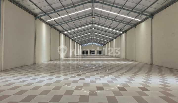 Warehouse for Rent in Yos Sudarso Area, Semarang 1
