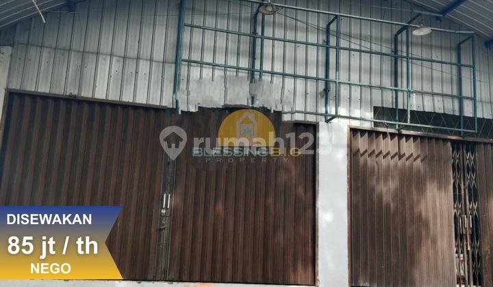 Ruko Lokasi Strategis Disewakan Siap Huni