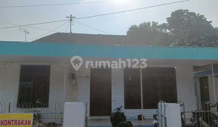 House for Sale, Negotiable, Near Bank in Puri Patu Village Area House for Sale, Negotiable, Near Bank in Puri Patu Village Area