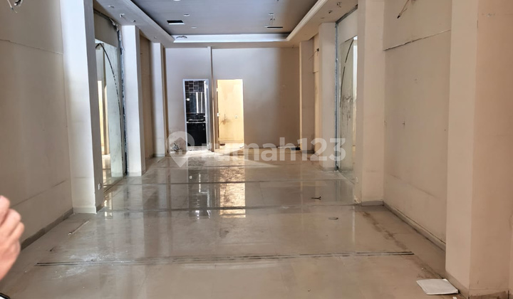 For Sale: Cheap Strategic Shop/House in East Semarang 2