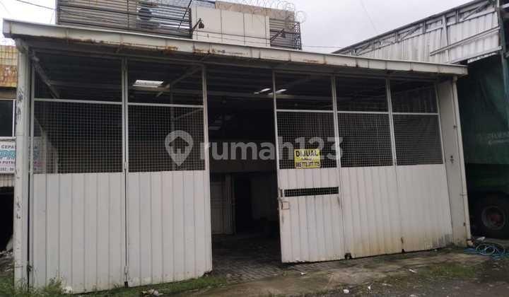For Sale: 3-Story Attached Shophouse in Citarum Area, Semarang 2