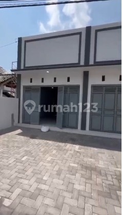 For Rent: Shop House in East Ungaran, Suitable for Store & Showroom.