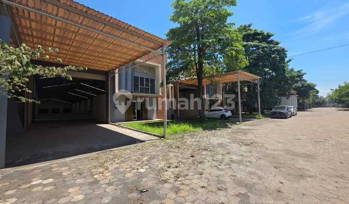 Warehouse for Archive Rental in Yos Sudarso Area, Semarang 1