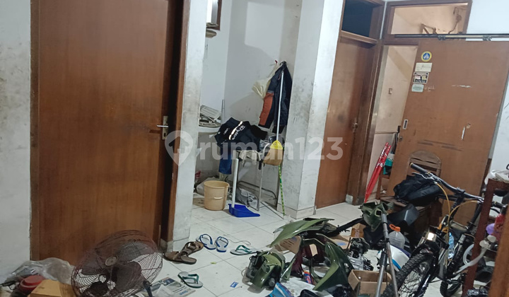 For Sale, House Suitable for Business in the Center of Semarang City 2