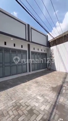 For Rent: Shop House in East Ungaran, Suitable for Store & Showroom.