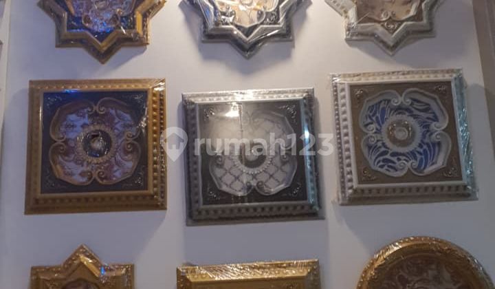 For Rent 3-Story Shop House in Gajah Raya Area 2