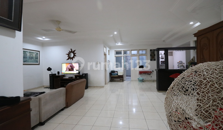 Rumah Bagus termasuk Kontrakan 22 Pintu Lokasi dekat Statiun MRT daerah Lebak Bulus Cilandak
