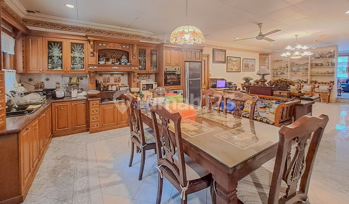 Rumah tinggal , Elegan dan Mewah di Area Pondok Indah dekat dengan Mall Pondok Indah, dekat Cilandak, Kebayoran