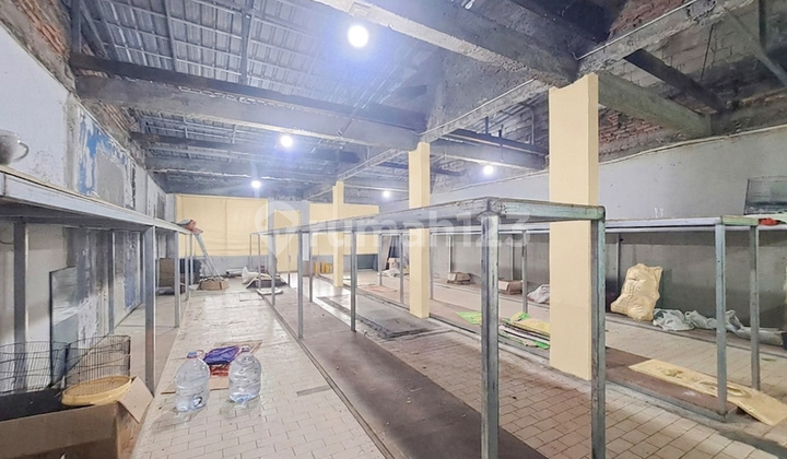 Shop/warehouse in Pondok Labu, Near Cilandak, Cinere, Karang Tengah 1