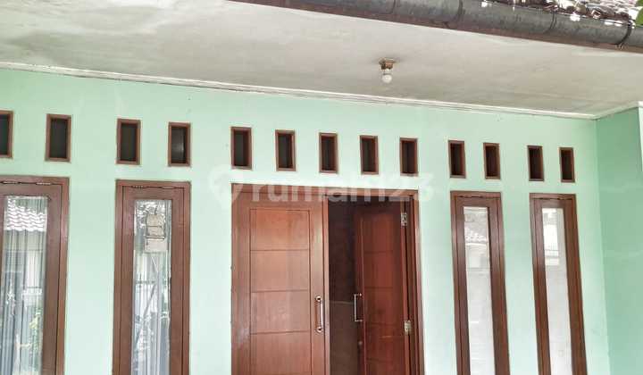 Rumah Asri Pinggir Jalan Dekat ke Stasiun Pondok Ranji Rumah Asri Pinggir Jalan Dekat ke Stasiun Pondok Ranji