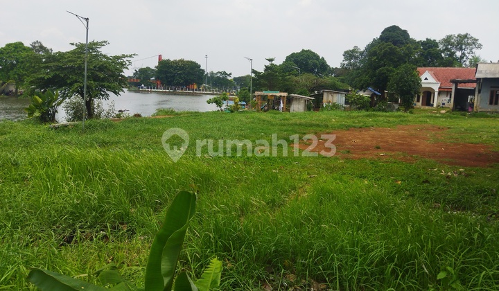 Large land for business or residential by the lake near Shilla Sawangan Depok. Large land for business or residential by the lake near Shilla Sawangan Depok.