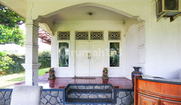 VILLA HOUSE WITH A SERENE AND COOL ATMOSPHERE IN CIMANDALA BOGOR, SUITABLE FOR A VILLA