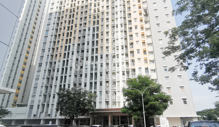 The Springlake Apartment opposite Summarecon Mall Bekasi, near BPK Penabur, Al Azhar, BINUS Nusantara Campus, and close to West Bekasi Train Station.