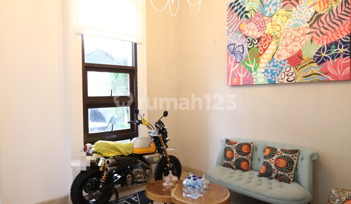 Rumah Modern ada Kolam Renang Lokasi Jati Padang Pasar Minggu Dekat Cilandak, Pasar Minggu