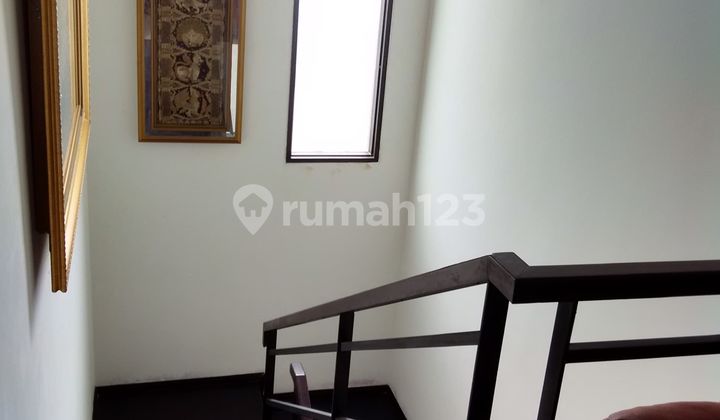 Rumah Modern Fully Furnished di Jantung Ciputat! Tinggal Bawa Koper Saja, Lokasi Strategis 2