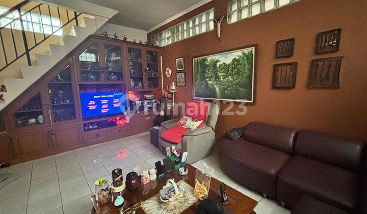 Ready-to-Occupy House Near Toll Road in Cinere 2