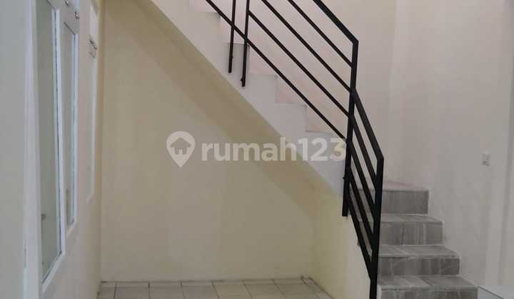 1m Regensi Melati Mas Rumah Renovated Selatan 1¼lantai 2