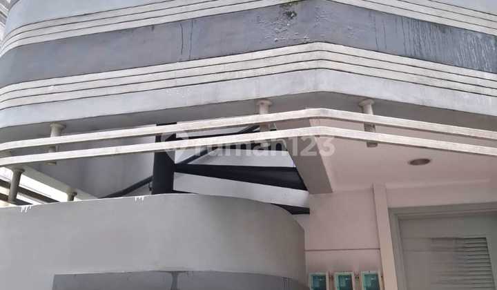 1.4M Vanya Park Boarding House Fully Furnished 3 Floors Spacious Parking 1.4M Vanya Park Boarding House Fully Furnished 3 Floors Spacious Parking