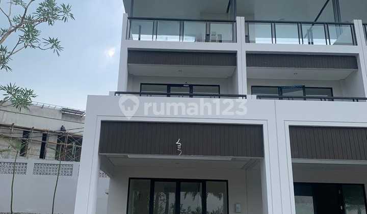 180Jt Ruko Surento Grande East Gading Serpong Hoek View Danau Tenggara