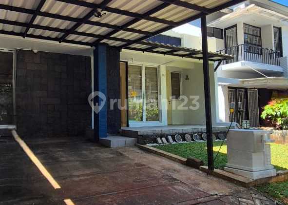 2.6m Delatinos Northwest House 8 Wide Renovated 2