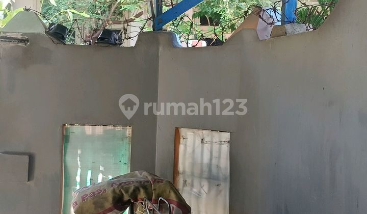 Simple House in Pekalipan Alley 2, Cirebon City, Flood-Free