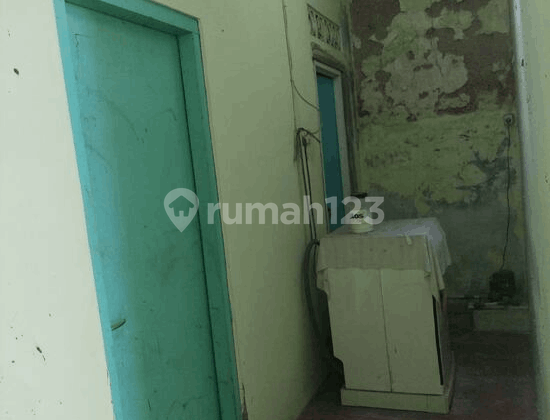 Residential House for Sale on Jl Jagasatru, Pulasaren Dead End Alley