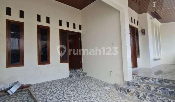 Quick Sale Ready-to-Live House Strategic Location Near Hospital and Market Housing Complex 1