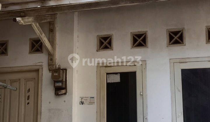 Rumah Sederhana Bebas Banjir Tengah Kota Di Jagasatru Gang Banteng