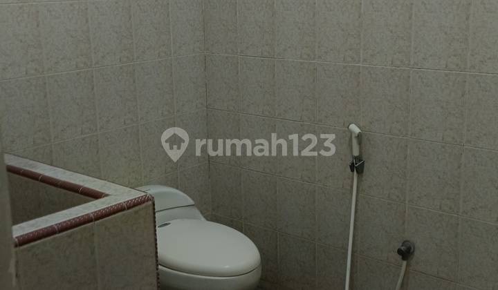 Rumah Tinggal Lokasi Strategis Di Jalan Cangkring Tengah  2