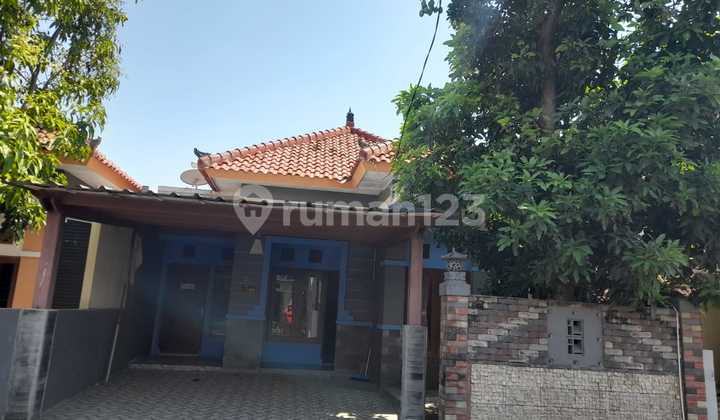 Residential House in a Flood-Free Housing Estate Near the Campus Area of Perjuangan Residential House in a Flood-Free Housing Estate Near the Campus Area of Perjuangan