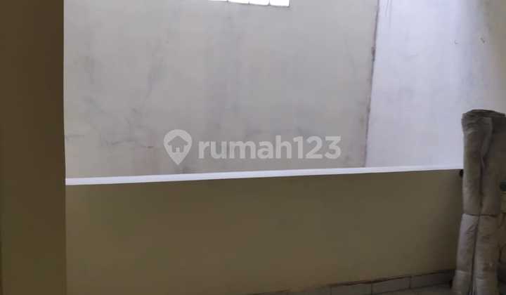 For Sale 2-Story Shophouse Strategic Location Near Perum Market and Siloam Hospital. 2